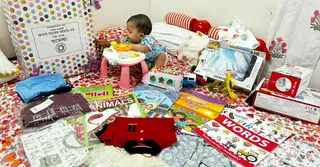 বাস থেকে নেমে ডেকে নেয়া সেই শিশুর জন্য উপহার পাঠালেন প্রধানমন্ত্রী